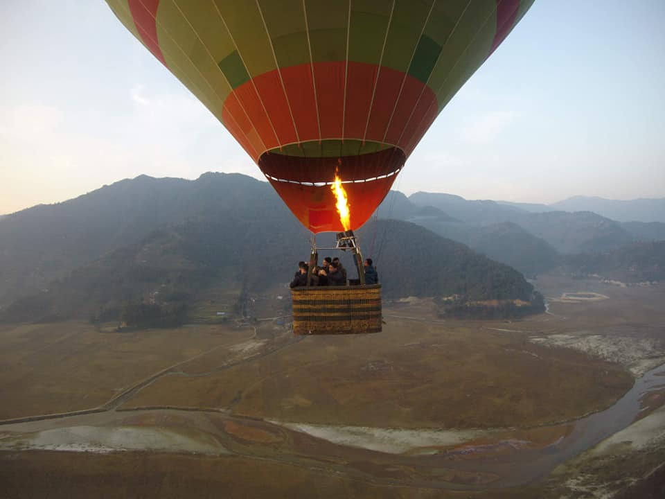 hot-air-balloon-in-pokhara
